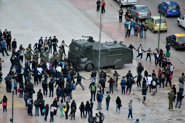 Sin pedir permiso y con nueva estrategia estudiantes vuelven a poner en la agenda sus demandas