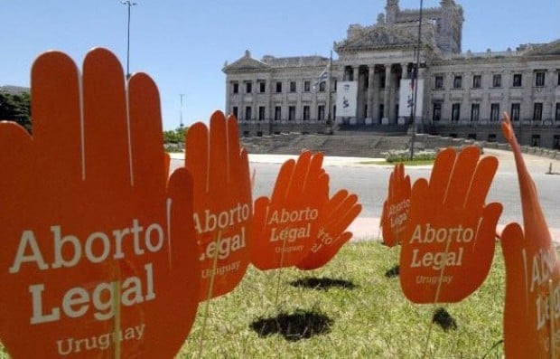 Congreso uruguayo aprueba despenalización del aborto