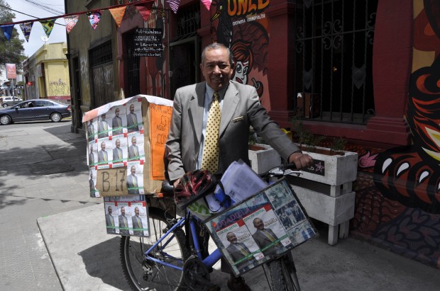Ricardo Bobadilla, el candidato que pedalea por Estación Central