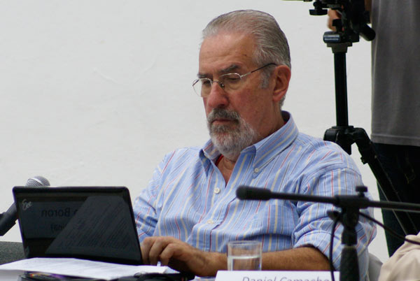 Atilio Borón: “Políticos deben leer correctamente lo que dice la calle”