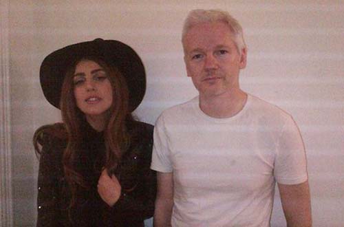 Lady Gaga visita a Julian Assange en Embajada de Ecuador en Londres