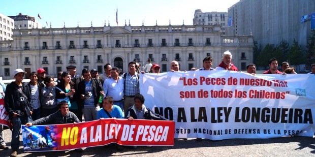 Pescadores exigen a parlamentarios que aprobaron Ley de Pesca transparentar gastos de campaña