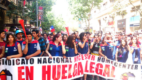 Mantienen huelga por mejoras salariales: Trabajadores de Homecenter marcharon hasta Ministerio del Trabajo