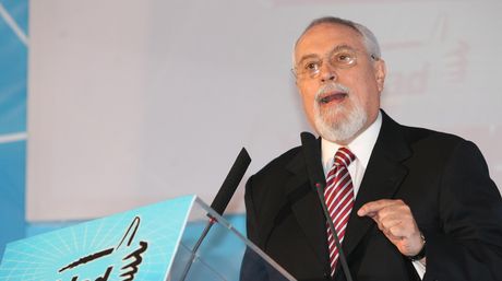 Político venezolano sindicado como golpista está de visita en Chile en encuentro de partidos de ultraderecha
