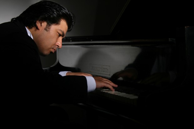 Este jueves pianista chileno Michio Nishihara finaliza los “Conciertos de Verano”