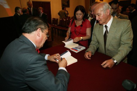 Masones se suman a la carrera presidencial
