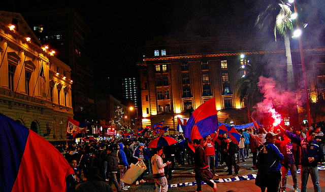 Que el bombo y el papel picado vuelvan a la canchas
