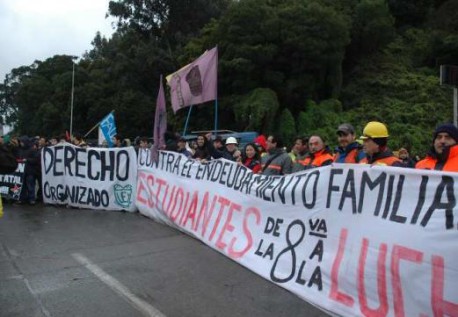 Concepción: Universitarios solidarizan con paro de trabajadores portuarios