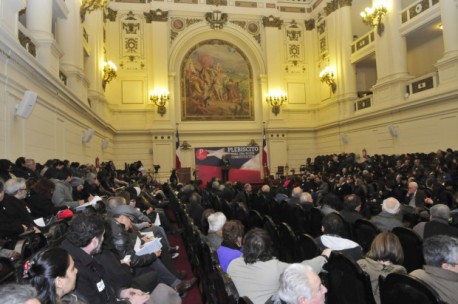 Demandan plebiscito para una nueva Constitución en encuentro en ex Congreso Nacional (video)