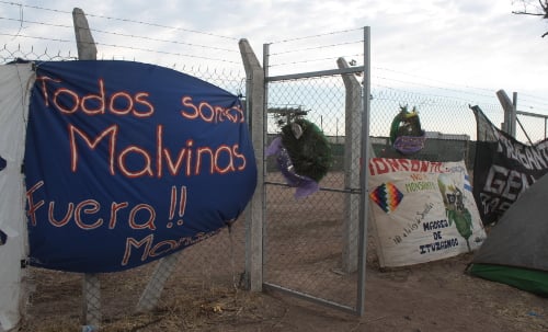 12 días llevan acampando para bloquear a Monsanto en Argentina
