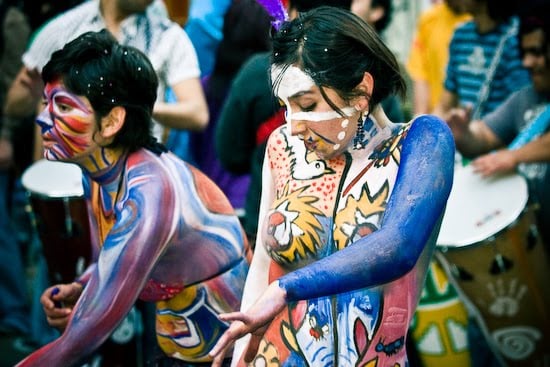 Valparaíso: Vecinos y comerciantes presentan recurso de protección para impedir realización del Carnaval de los Mil Tambores