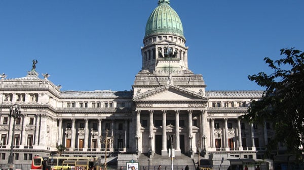 Argentinos listos para renovar el Congreso en comicios de este domingo