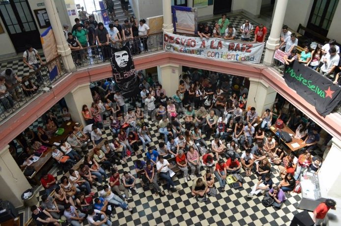 Insultan y echan a empleados de Monsanto de universidad argentina