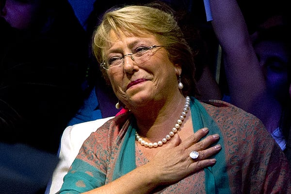 Bachelet busca modificar Constitución heredada de Pinochet