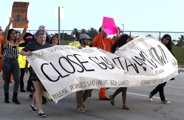 Protestan frente a la Casa Blanca para exigir el cierre de Guantánamo