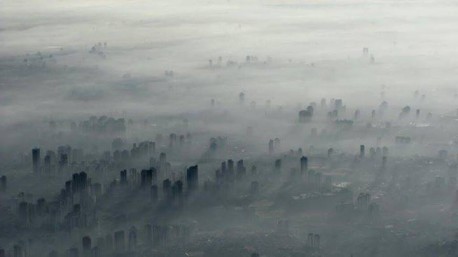 Duras críticas al gobierno por respuesta a nube de humo tóxico