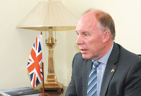 ¿Qué le pasa al embajador inglés en Bolivia?