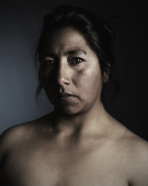 Fotografía y multimedia aborda problemáticas de inmigración y violencia de género en Estción Mapocho