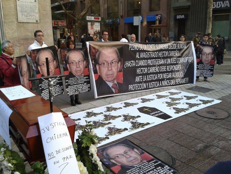 Realizan «funeral» de la Justicia chilena por «blindaje» a juez Héctor Carreño