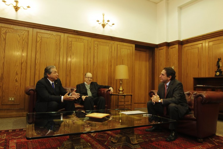 Candidato a rector de la Universidad de Chile, se reúne con Ministro de