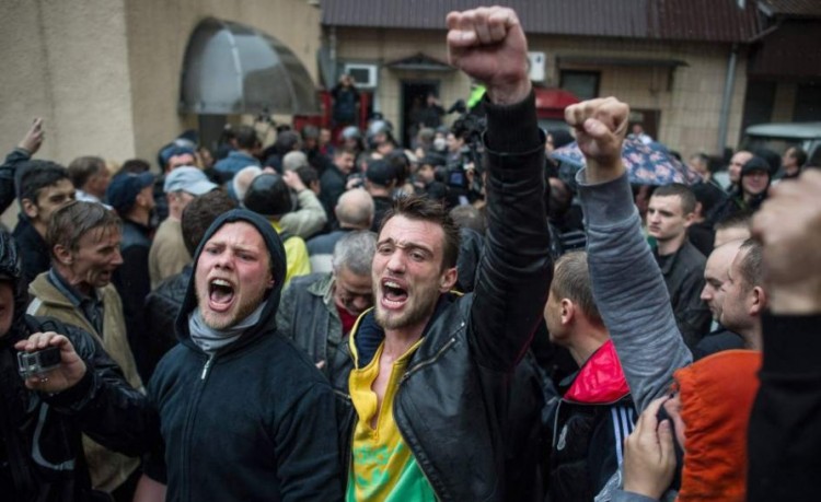 Ucrania: Grupos antifascistas logran liberar a 67 manifestantes en Odessa