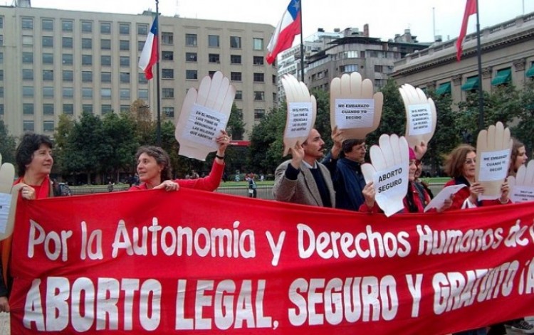 Matrona y académica USACh: «No podemos avanzar si no quitamos el estigma del término «aborto»