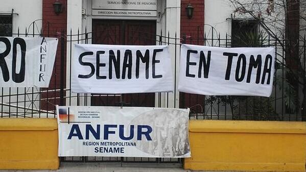 Trabajadores se tomaron dependencias del Sename ante anuncio de 41 despidos
