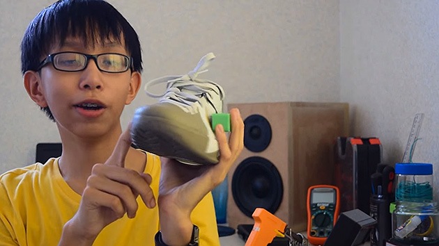 Filipino de 15 años crea zapatillas que generan electricidad