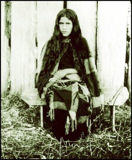 MAPUCHE ÑI KAUTIFA ÑI YEMEGEKEN MALON MEW: Los Ayllarewe en resistencia, las cautivas, sus hijos y los malones.