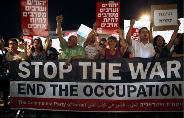 Israelíes se manifiestan contra el genocidio palestino en Tel Aviv
