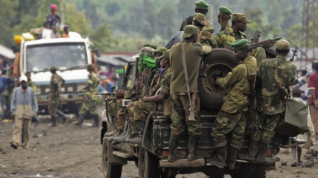 Cerca de cien muertos dejan combates en Uganda