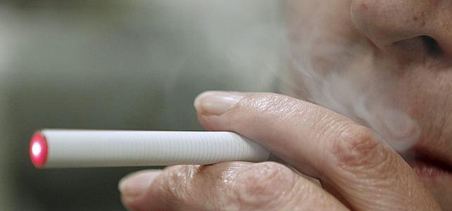 La OMS advierte de que las grandes tabacaleras controlan el negocio del cigarrillo electrónico