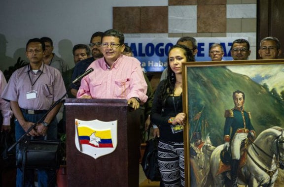 Colombia habilita a las FARC a entrar en política