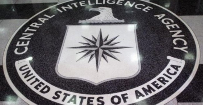 Estadounidenses demandan despedir a director de la CIA