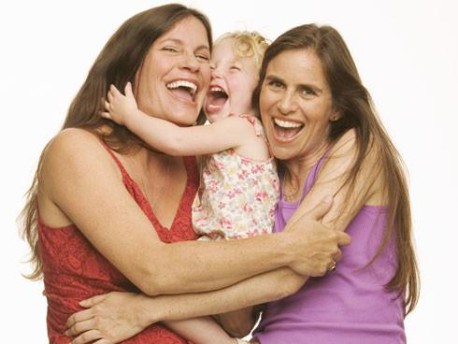 La Justicia italiana reconocen la maternidad compartida de una pareja del mismo sexo