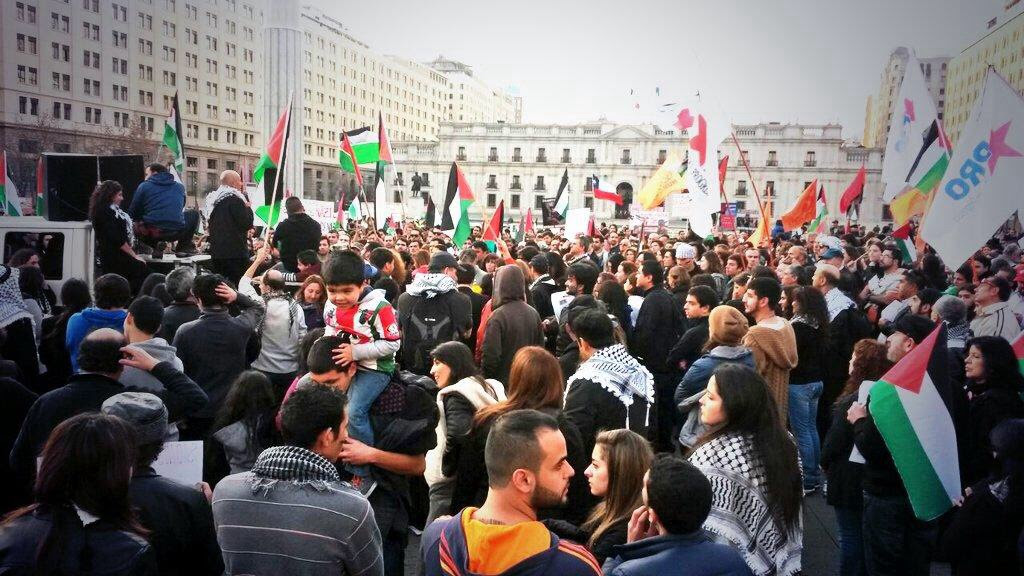 Masiva marcha pide al gobierno de Bachelet romper relaciones con Israel