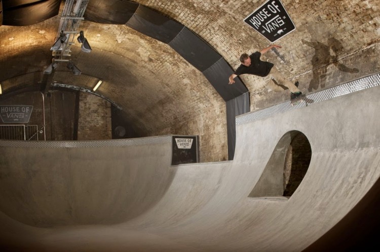 En Londres transforman estación de metro en Skate Park