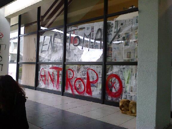 Estudiantes se toman edificio de Antropología en la Universidad de Concepción