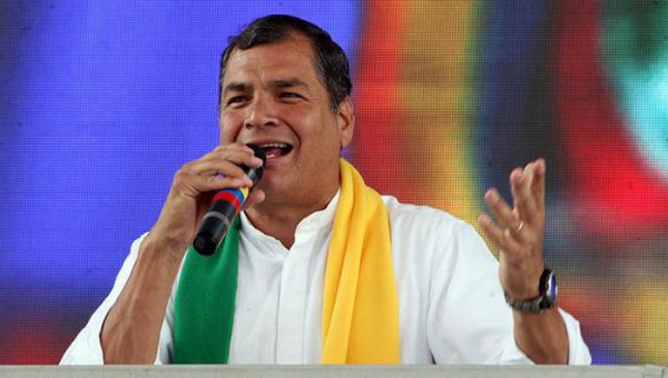 Correa a Obama: “Preocúpese por mejorar la libertad en su propio país”