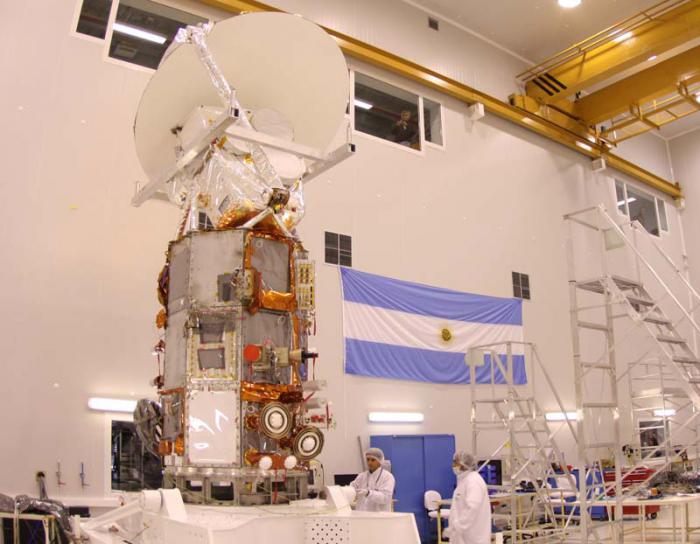 Destaca Cristina Fernández construcción del primer satélite argentino