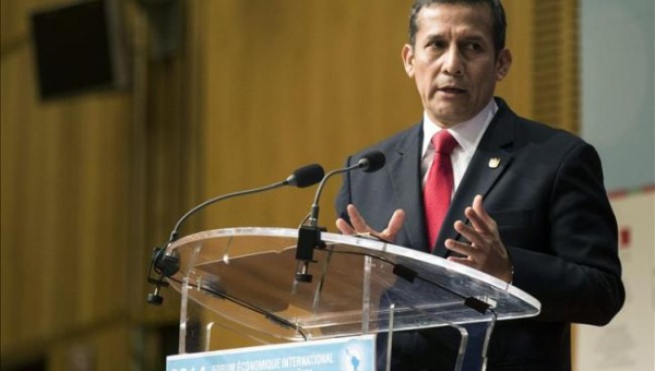 Popularidad de Humala desciende cuatro puntos