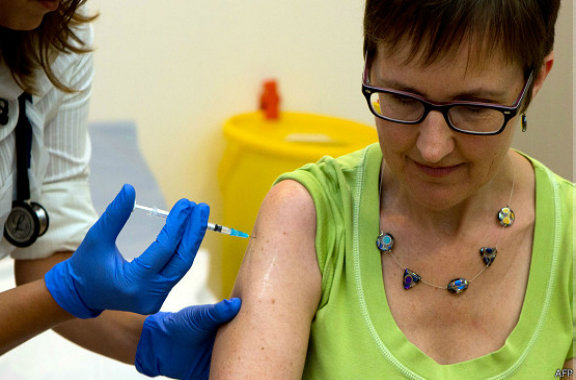 Se ofrece de voluntaria para probar vacuna contra ébola