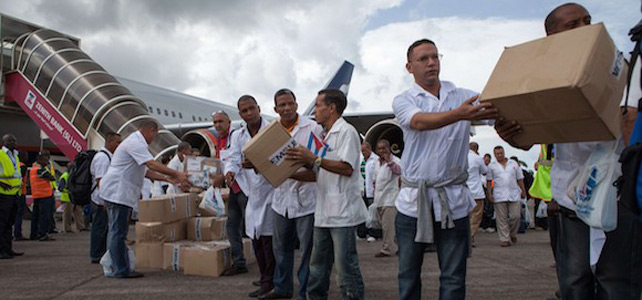 Ayuda médica de Cuba para tratar ébola en África supera a muchos países occidentales