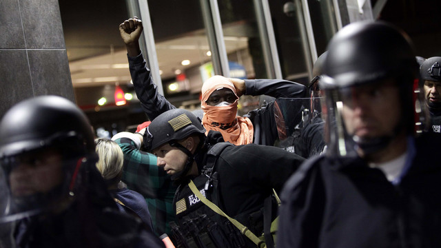 En imágenes: 17 manifestantes detenidos por protestas antiracistas en EEUU