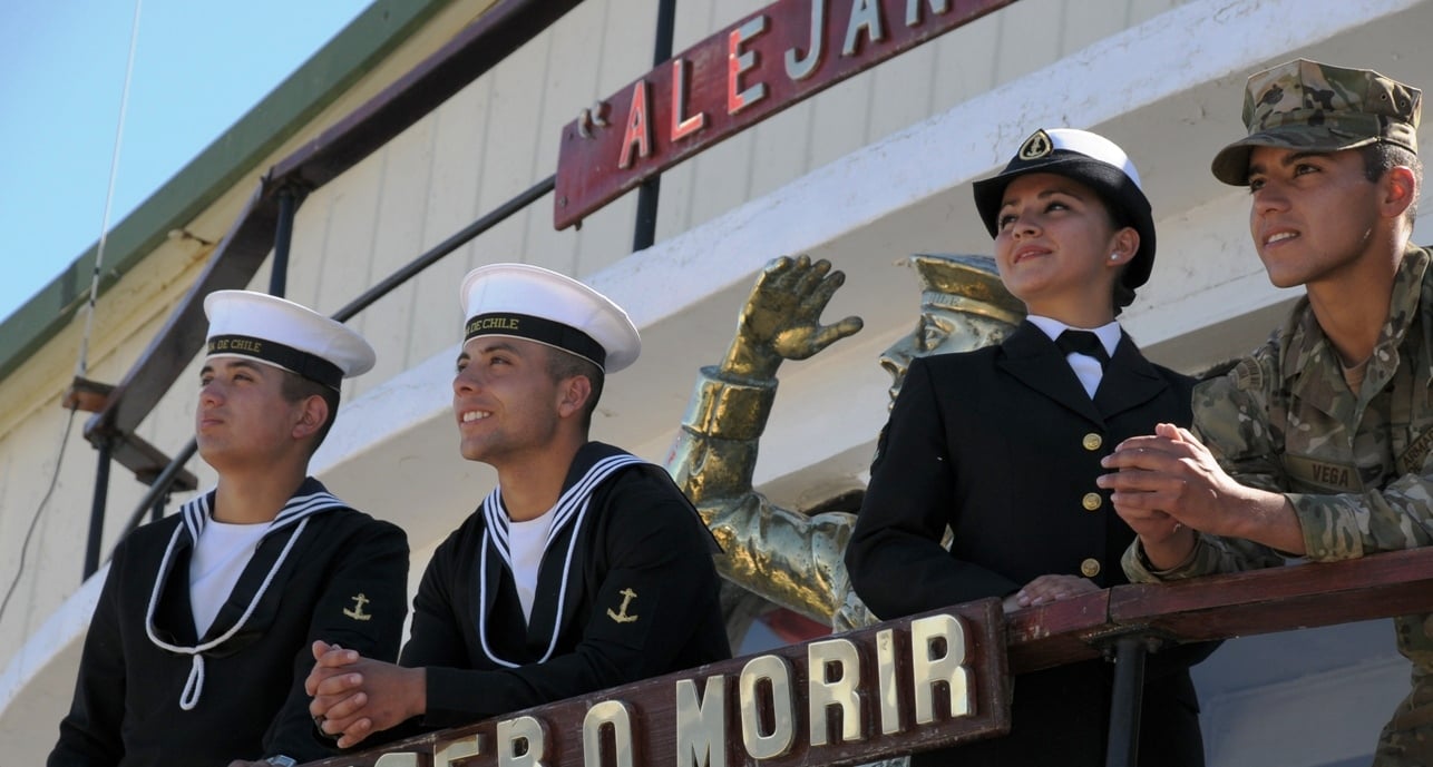 En dependencias de la Armada, en Viña del Mar, fue hallado muerto un infante de marina