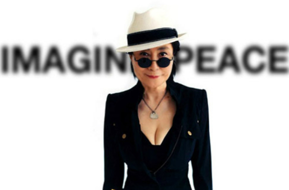 Yoko Ono le da a la paz una oportunidad