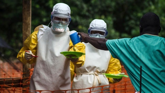 La peor epidemia de ébola de la historia: una carrera contra todos los elementos
