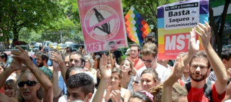 Activistas anti Monsanto irrumpieron en reunión de diputados