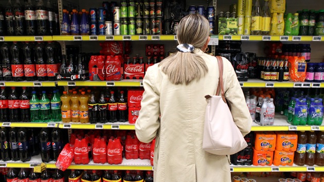 Nueva estrategia de Coca Cola: pagar a nutricionistas para que recomienden sus bebidas como saludables
