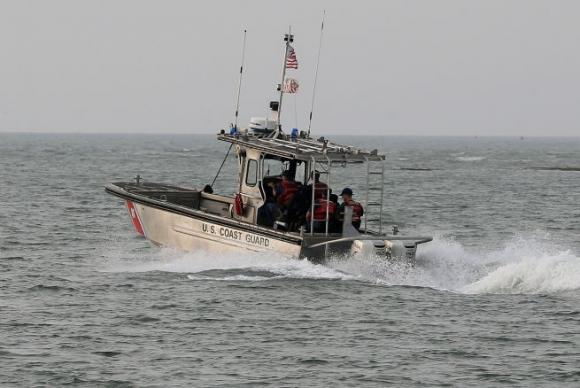 Rescatan a 33 inmigrantes cubanos en aguas cerca de EE.UU.